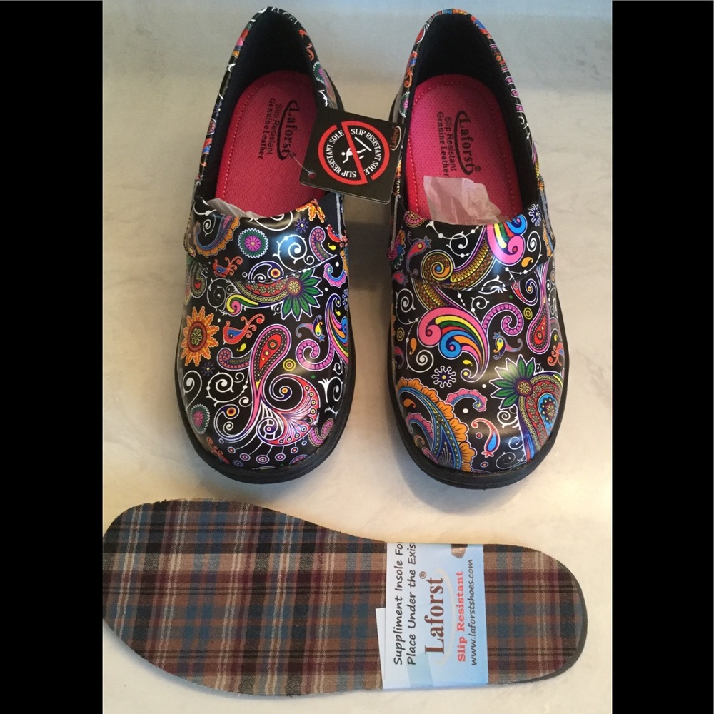 Nursing shoes